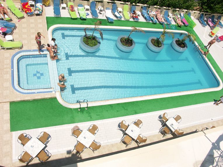 Nikos Hotel Малія Екстер'єр фото